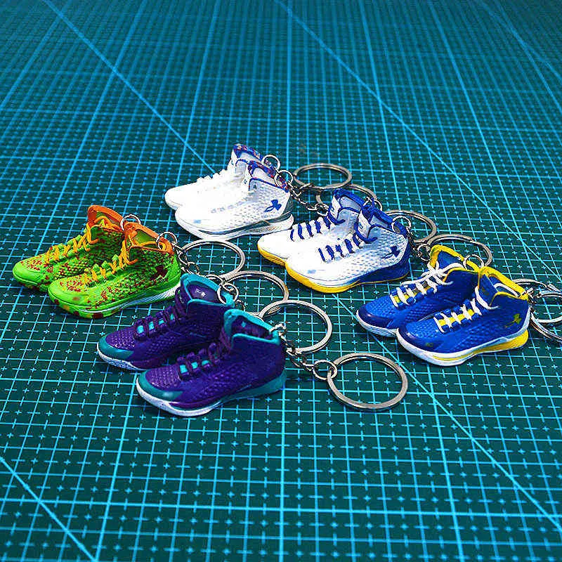 3D Mini Sneakers Keychain Mobile Phone Key Pendant Sport Shoes Gift Box Suit Gifts For Man Boyfriend In 2021 Birthday Present AA220318