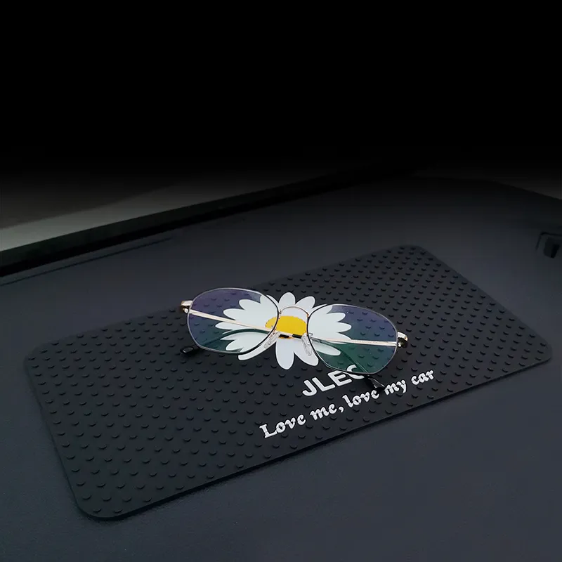 New Car Accessories Slip-resistant Pad Emblem Anti Slip Pad Rubber Mobile Sticky Stick Dashboard Non-Slip Mat Pad Vehicle Stylings
