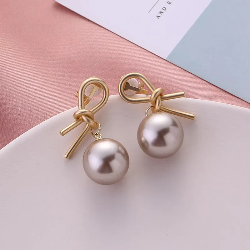 CLIP-ON SCREW BACK Vintage Metal Gold Big Shiny Pearl Clip örhängen Geometrisk oregelbunden design för Women Girl Non Pierced Ear CL279D