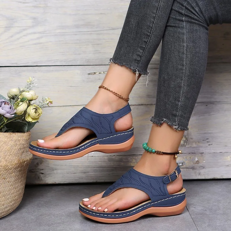 Zomer dames riem flats open teen solide casual rome wiggen string sandalen sexy dames schoenen 220701