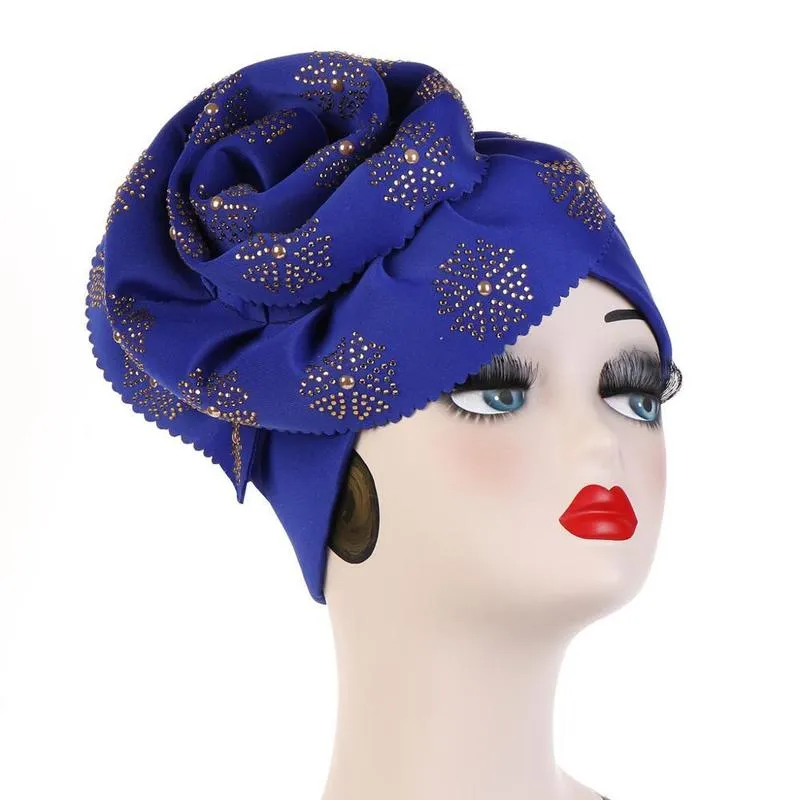 Trendiga kvinnor stora blommor turban hatt mode muslimska hijab kepsar diamanter huvud wrap damer bandana kemo cap african hatt 220815227a