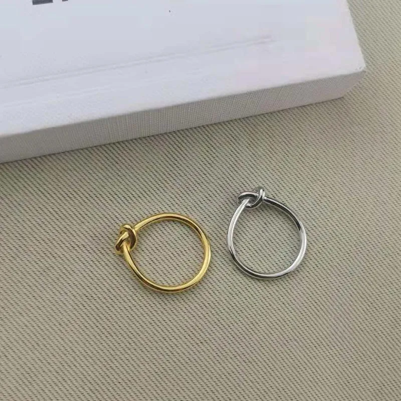 Hoop & Huggie Brand Korean Simple Fashion Style Accessories Knot Circle Finger Ring For Women Brass Plated 18K Gold High QualityHo276t