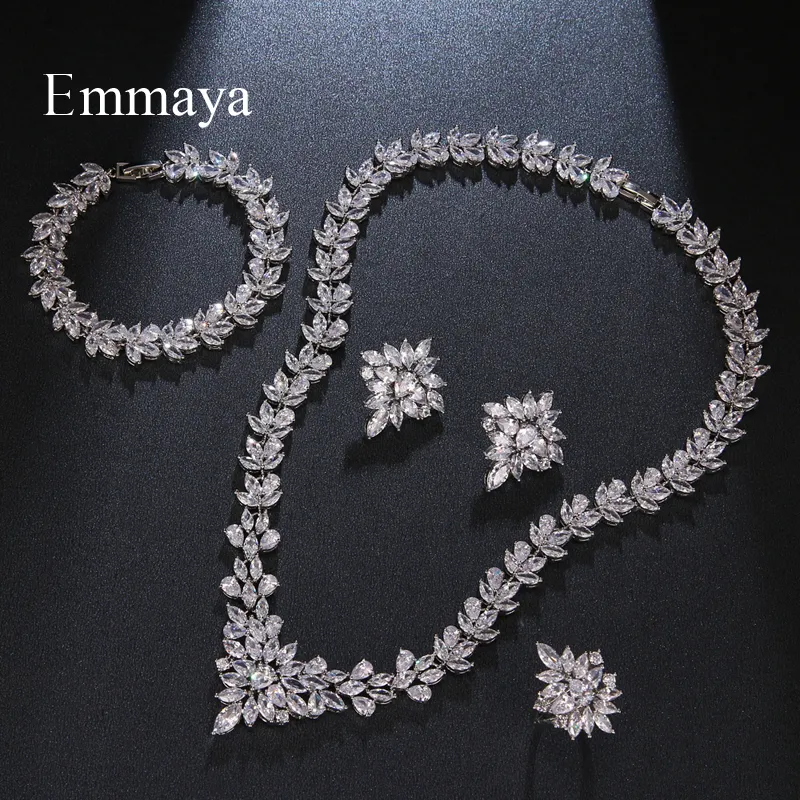 Emmaya – collier de luxe en forme de fleur, Design fascinant, ensemble de quatre pièces, collier à la mode pour femmes, bijoux brillants, tenue de soirée, 220726