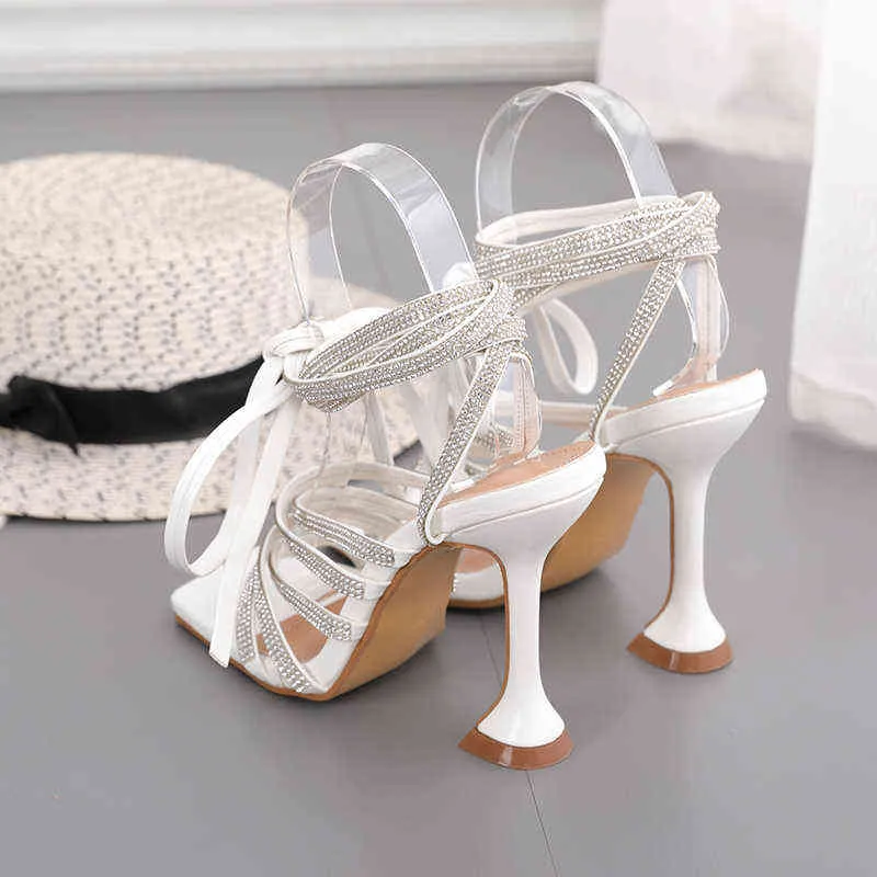 샌들 pzilae New Woman 패션 우아한 크리스탈 라인톤 스퀘어 발가락 하이힐 숙녀 웨딩 파티 신발 검은 흰색 220704