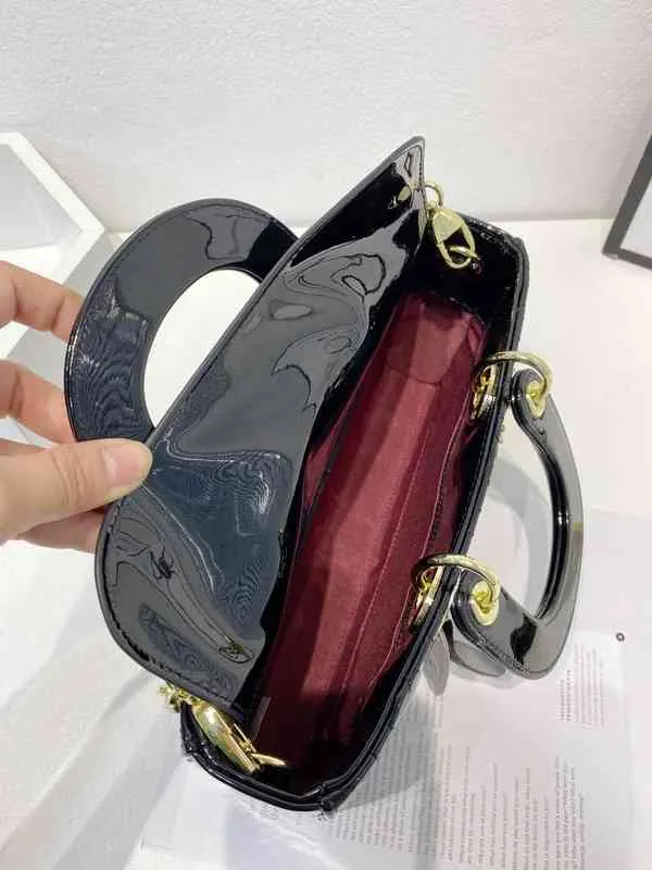 Women's Fashion Personality Trend Brand Bag Wholesale 2022 New Small Square Simple and Versatile High-grade Fragrance Hand-held Shoulder