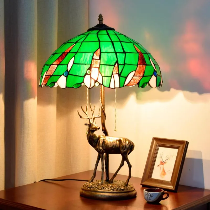 Tischlampen Art Deco E27 LED Tiffany Hirsch Harz Eisen Glas Lampe LED-Licht Tischlampe Schreibtisch Schreibtischlampe für SchlafzimmerTable2736