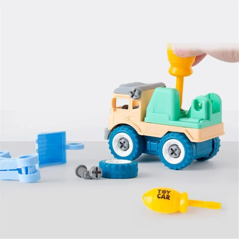 4st Construction Toy Engineering Car Fire Truck Screw Build och ta isär bra för Kids Boys 220617