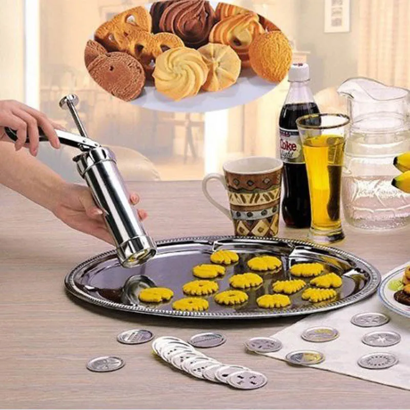 Outils de cuisson portables 20 moules à biscuits gadgets de cuisine biscuits appuyez sur la machine en métal 1 ensemble 4 buses de coupe 220601