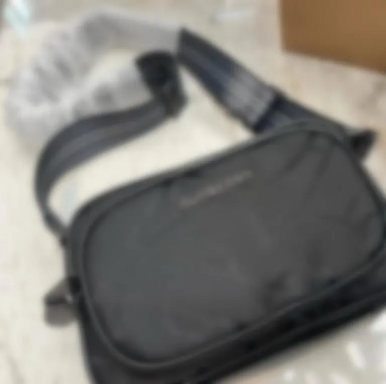 2024 Nowe męskie torby na ramię na płótnie wyrafinowane kształty to urocze torebka Angular i elegancka torba komunikatorów fashi292l