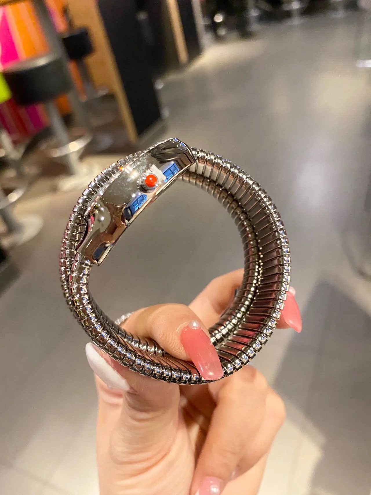 Dimensione 32 mm di Ladies Watch adotta la forma del serpente a doppio tipo di serpente di movimento importato Diamond Bez 952 41548697