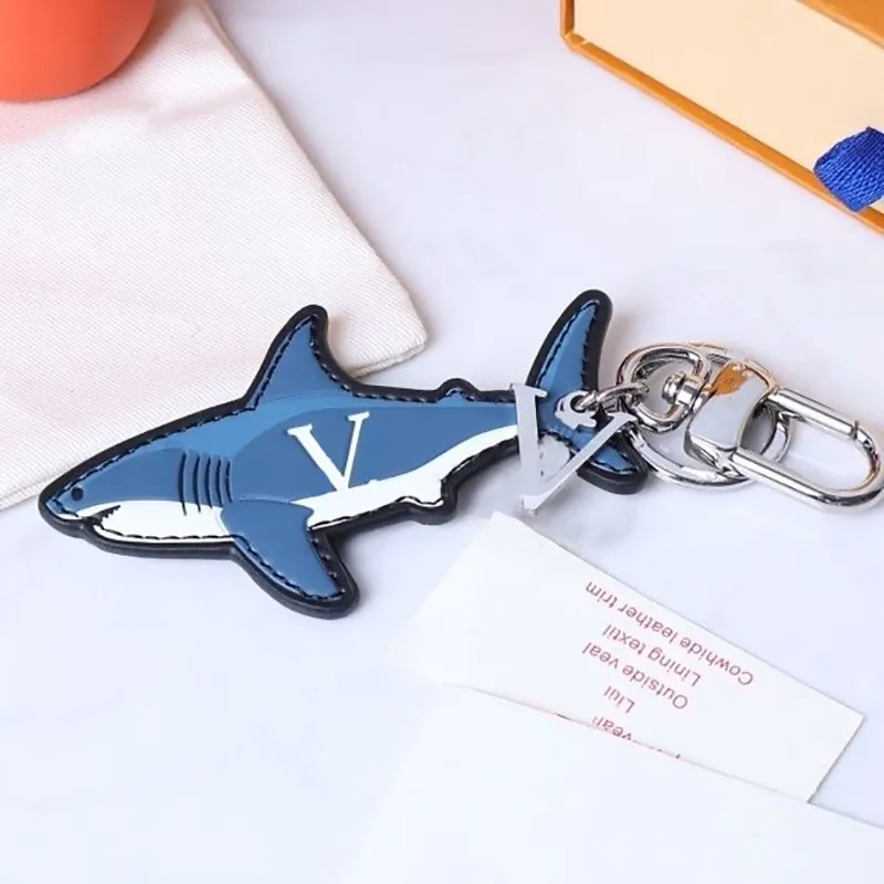 Lyxdesigner Keychain Lanyards Fashion Classic Silver Buckle Letters Shark Tortoise Keyrings244L