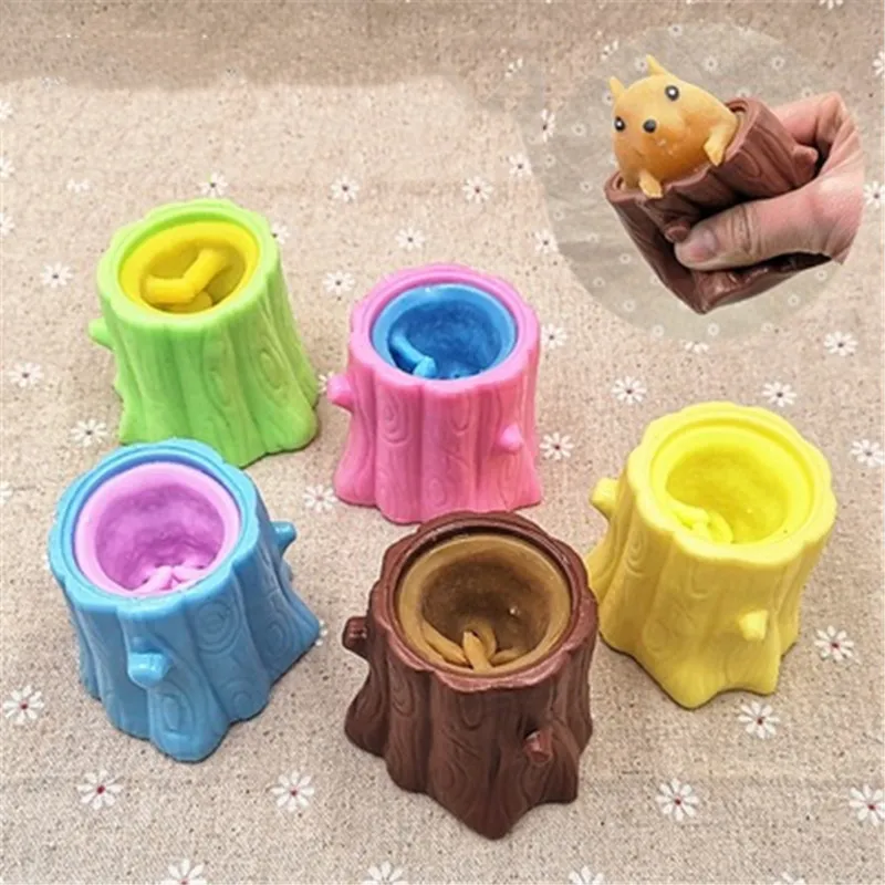 Söt brun färg ekorre leksak stressavlastning dekomprimering pressa cup penna hållare prank squishy leksaker barn gåva 220628