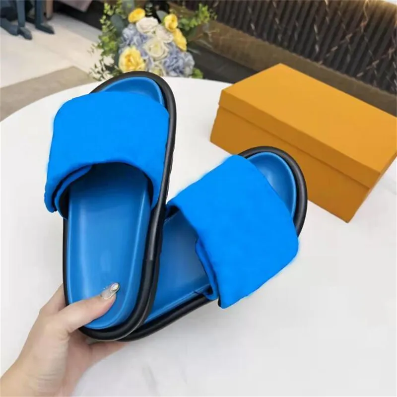 Designer strand flip flops för kvinnor sandaler damer lyx äkta läder tofflor platt sko oran sandal fest bröllopskor grossist med låda storlek 35-42 aaaaaa