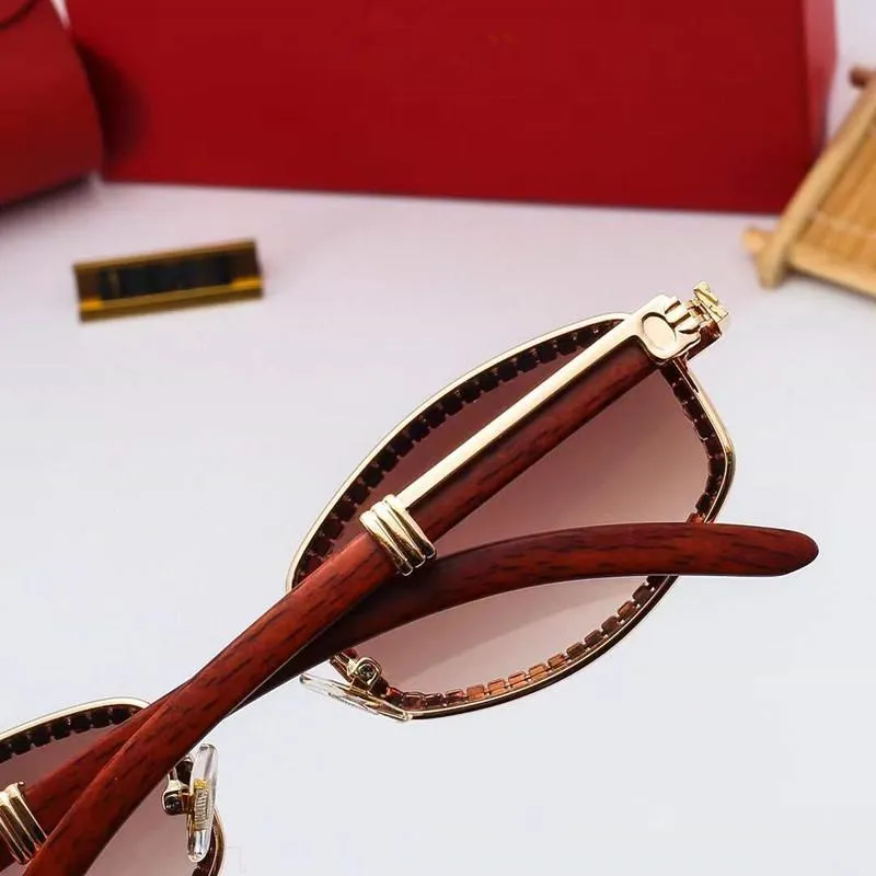 Nowe okulary przeciwsłoneczne Kobiety designerskie okulary okulary przeciwsłoneczne dla męskich diamentowych mikro-myjki Mała Rama owalna unikalna złote metal drewniany shoo245g