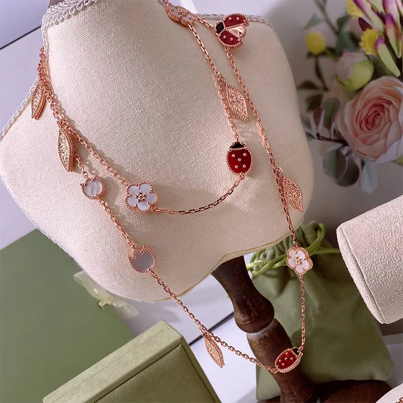 Wysokie wydanie Długie Lucky Spring wisiork Naszyjnik Matka Perłowych Kwiaty Charms Classic Designer Jewelry Claasic Mothers 'Day 294i