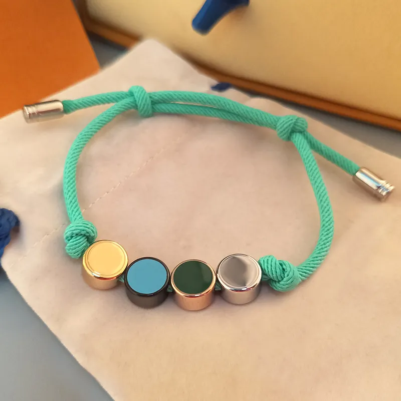 2022 Neue Kette V Brief Charm Armband Designer Farbe Emaille 4 Kreise Einstellbare Männer und Frauen Armbänder Klassische Luxus Schmuck Geschenke