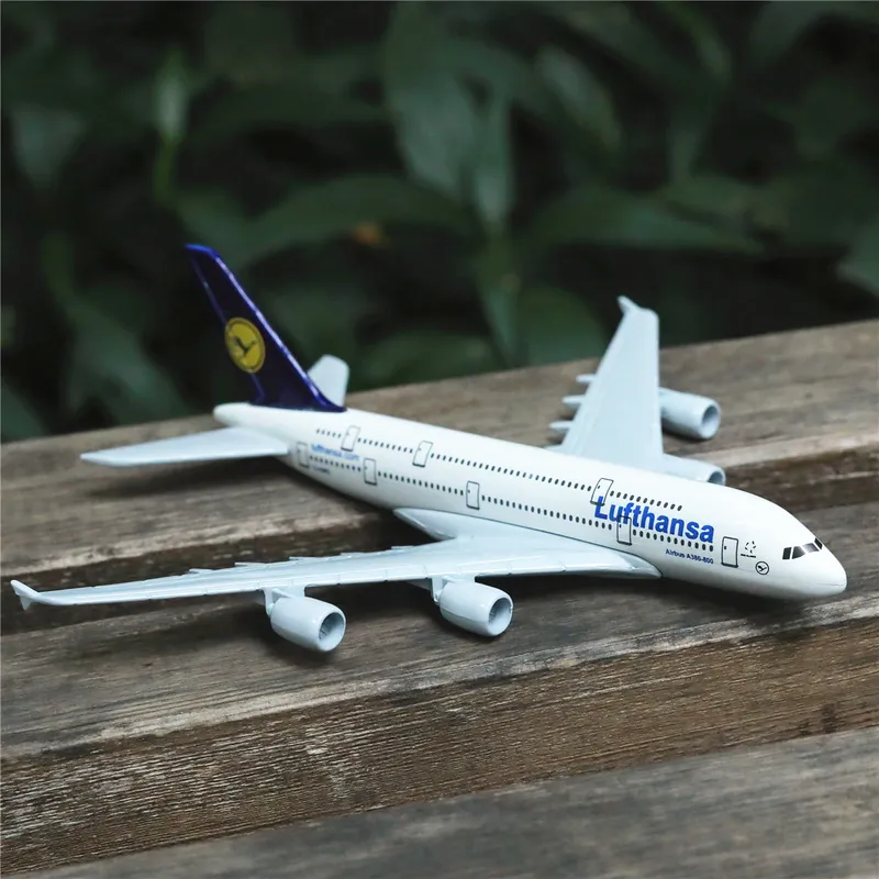 Alemanha Lufthansa Airlines A380 Aircraft Alloy Diecast Modelo de 15cm Aviação Miniatura colecionável Ornamento 220707