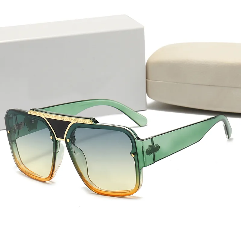 Lunettes de soleil pour hommes de mode de luxe Dernières lunettes de soleil hommes style UV400 ombre cadre carré paquet en métal lunettes de conduite 8687278z
