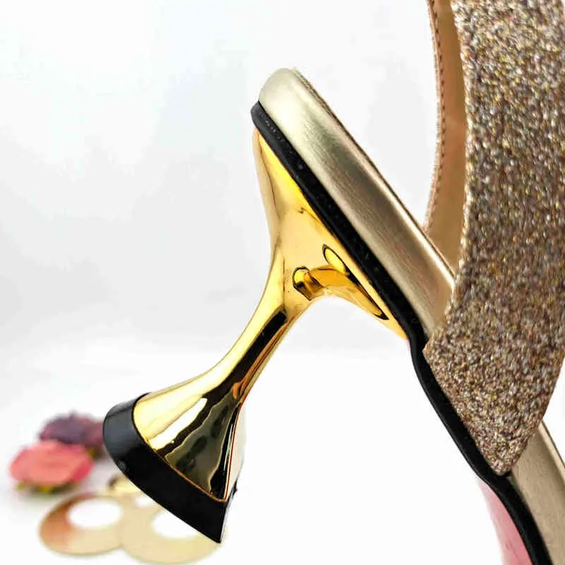 Chaussures habillées 2022 élégant classique vintage strass accessoires dames sac ensemble en couleur or 220722