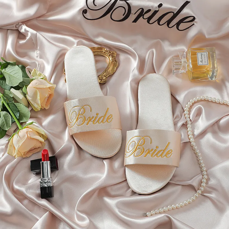 Faveurs de mariage broderie mariée demoiselle d'honneur pantoufles en satin pour le jour du mariage poule enterrement de vie de jeune fille proposition fille amie cadeaux Po240z