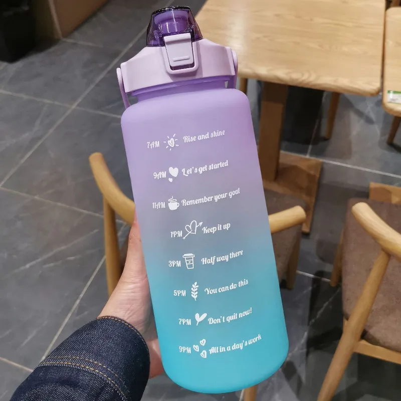 2L grande capacité bouteille d'eau paille tasse dégradé couleur tasses en plastique avec marqueur de temps Sports de Fitness en plein air 220329