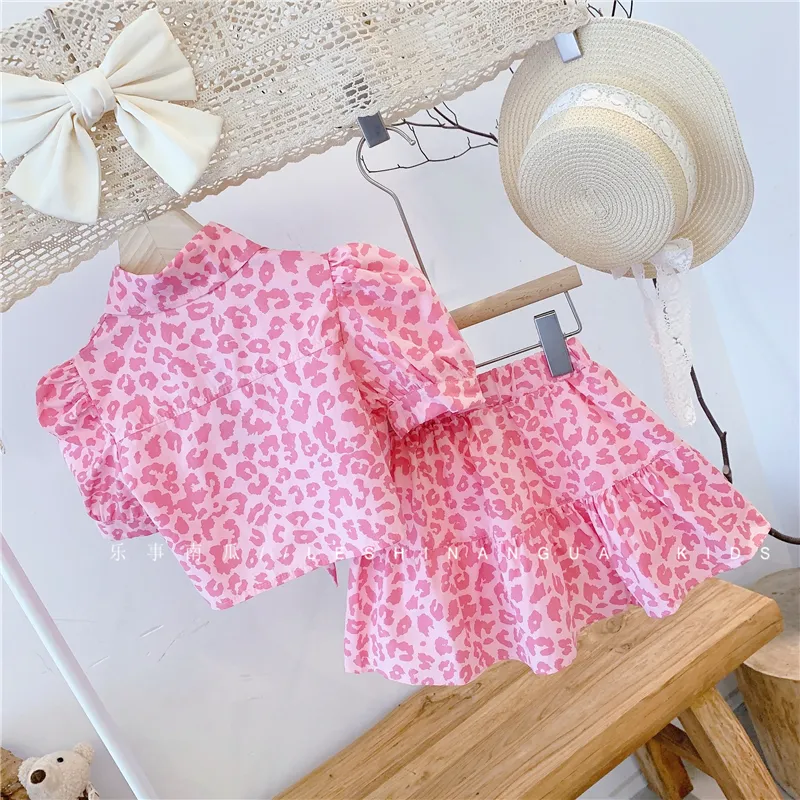 Flickor kläder set rosa färg leopard småbarn kläder sätter märke barn blus och kjol 220507