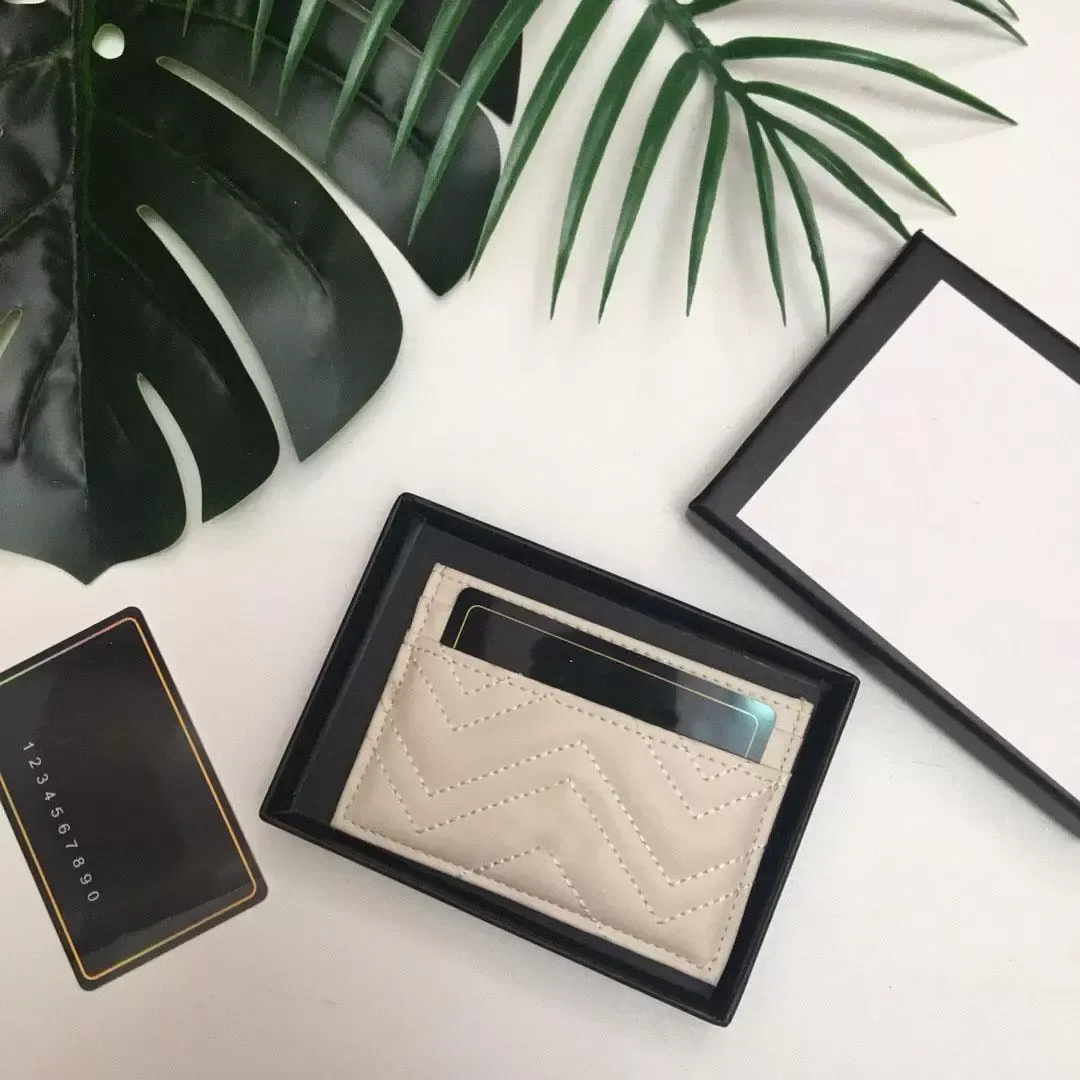 2022 Neue Modeskartenhalter Frau Buchstabe Mini Brieftasche Ganzer Designer Pure Color Echtes Leder schwarzer Brieftasche mit Box294u