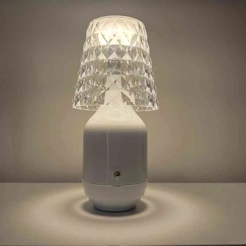 Nordic Luxury Table Lamp Italy berömd ny design USB -laddning vardagsrum Hotel Bedside Restaurang Modern stil H220423