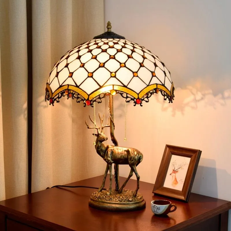 Candeeiros de mesa Art Deco E27 LED Tiffany Deer Resin Iron Glass Lamp LED Light Table Lamp Desk Lamp para BedroomTable207v