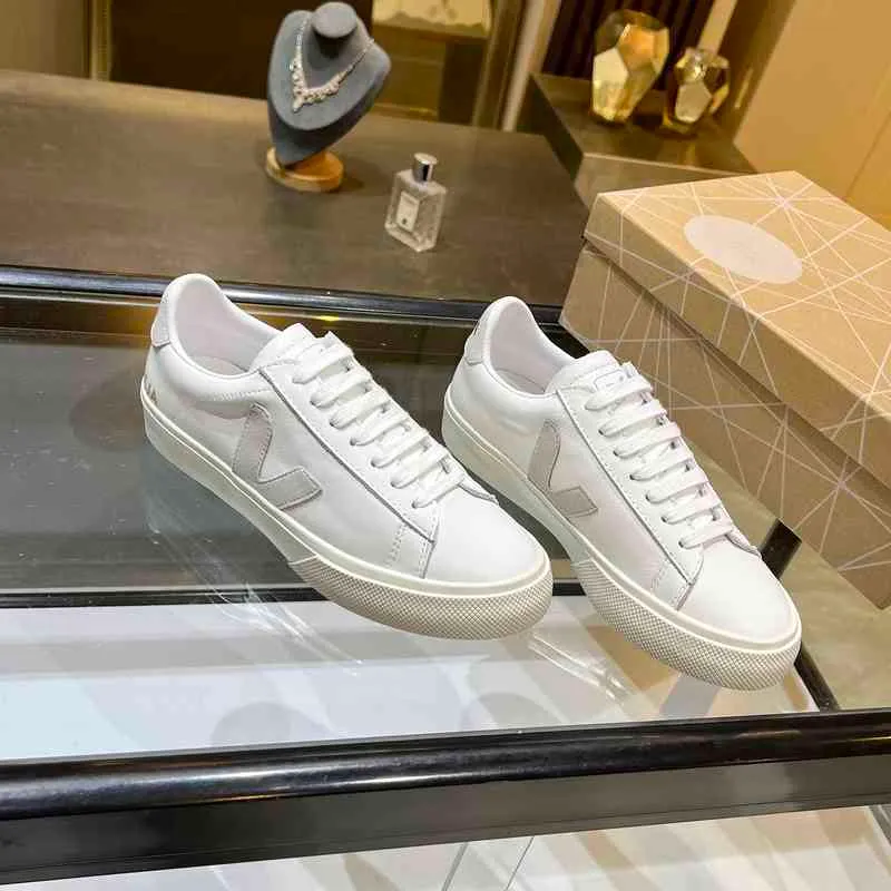 حذاء الأحذية اللباس المصمم نساء مسطحات صغيرة بيضاء أحذية بيضاء فاخرة طباعة الرجال الرجال غير الرسميين منصة الأحذية 220615