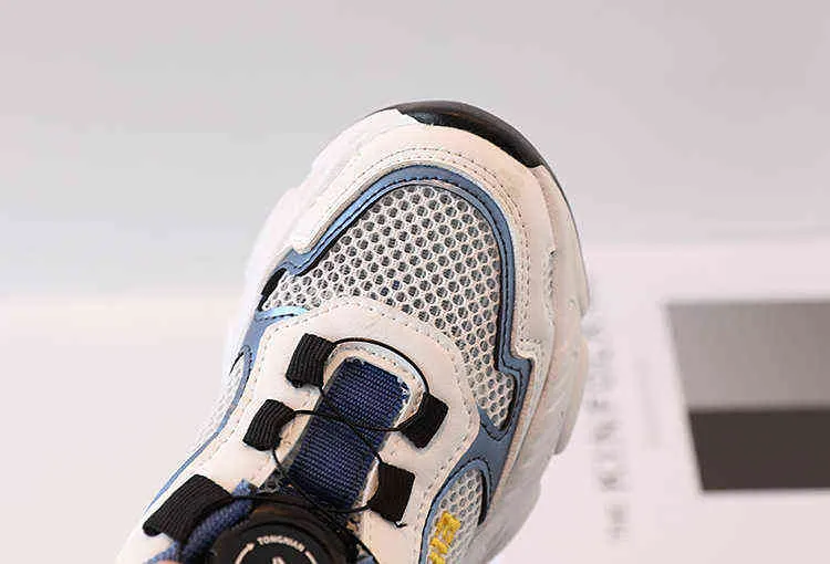 2022 Spring Children's Sports Shoes for Boys Kids Mashing Mesh Mestr Mostralible Smetale Sneakers للطالب متعدد الاستخدامات PU G220527