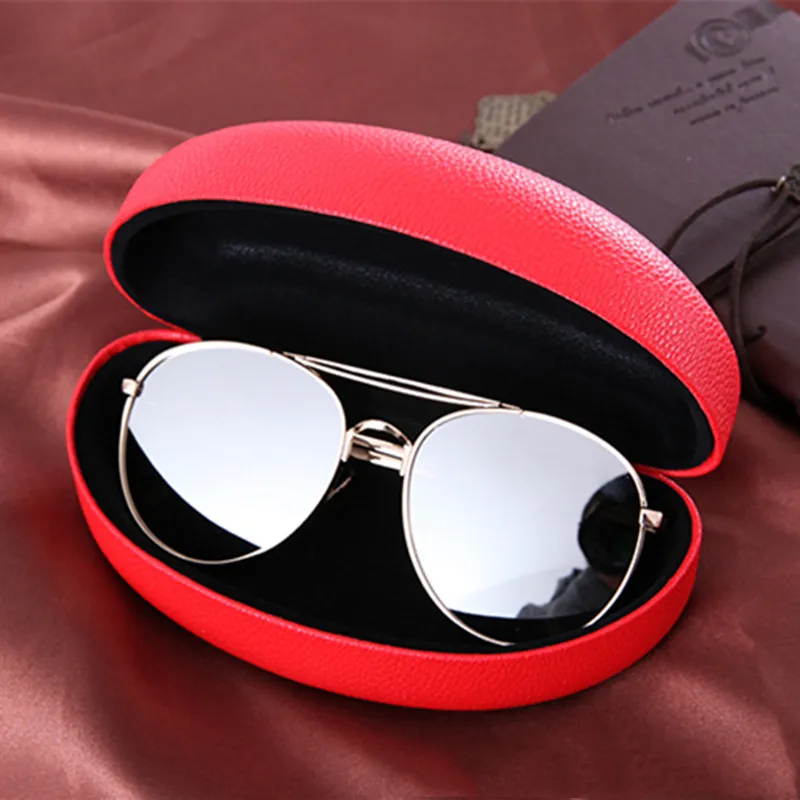 Kolorowe skórzane okulary przeciwsłoneczne okulary w stylu obudowy Mężczyźni i kobiety Masowe moda żelazna pudełko 220812