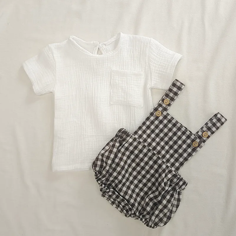 2 pçs / set verão roupas de bebê bebê meninos meninas branco camiseta   calça de calça macia macacão macacão de moda macacão conjunto 220425