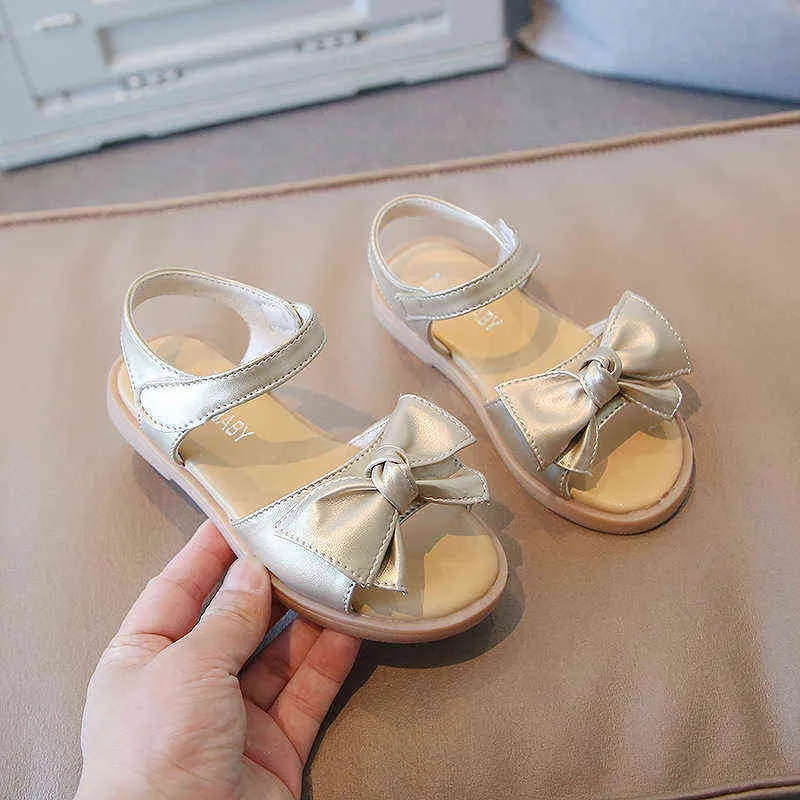 Flickor sandaler för barn skor sommarbarn bow mjuka sulor prinsessor skor non-slip strand sandaler mode platt g220523