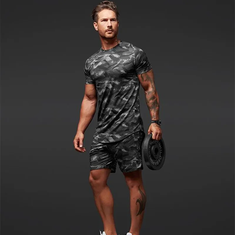 T-shirt con stampa mimetica tuta sportiva coppie tuta da corsa il tempo libero ad asciugatura rapida estate da jogging pantaloncini a maniche corte 2 pezzi 220530