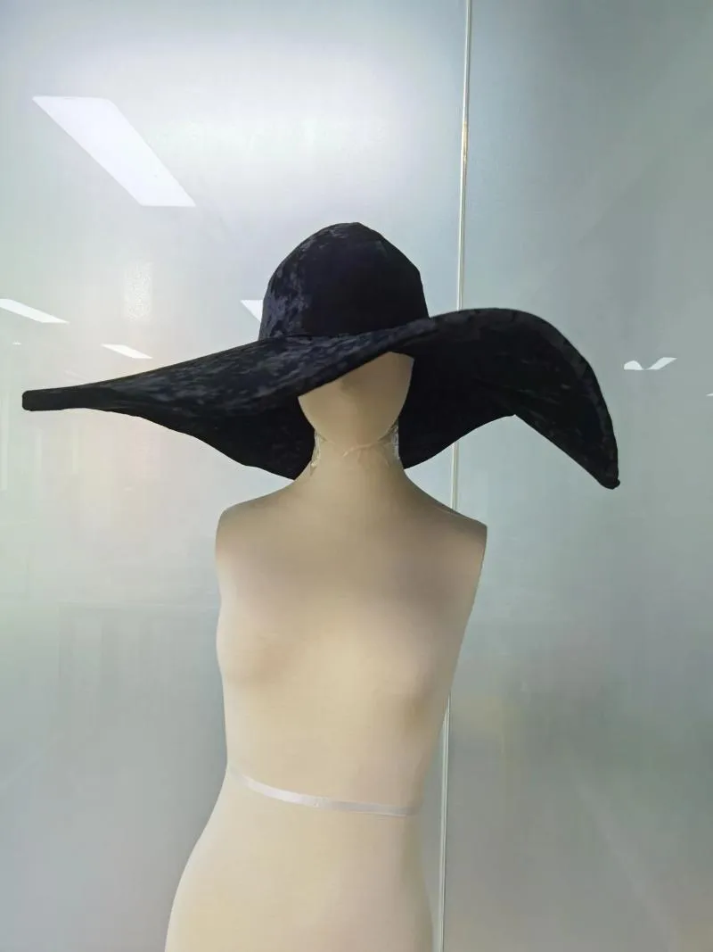 Basker mode svart sammet stora randen hattar kvinnor elegant parti prom hatt floppy wide cap foldble dansare sångare scen accessoriesb3162