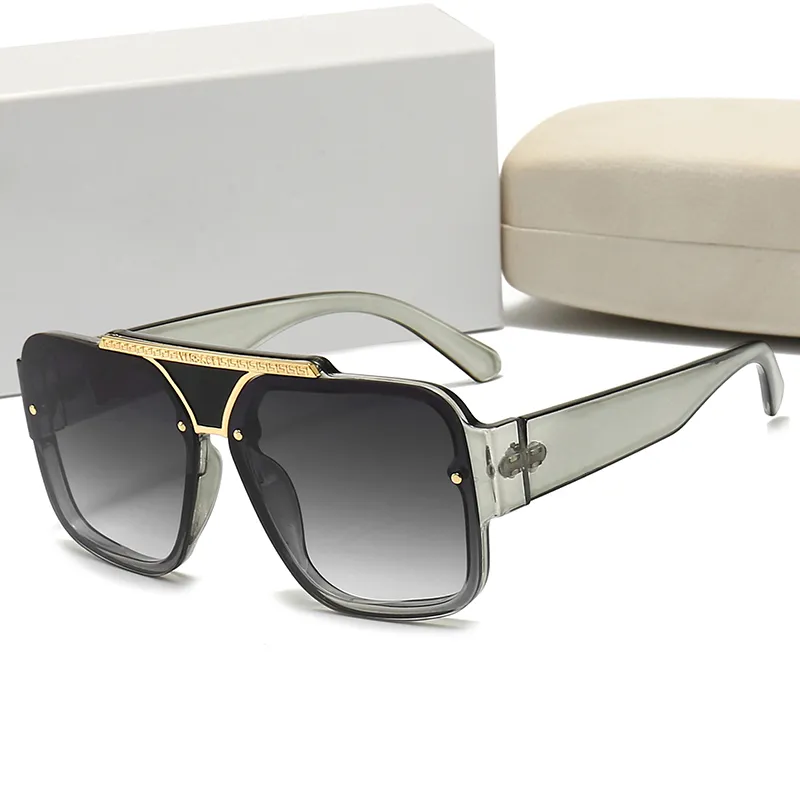 Lunettes de soleil pour hommes de mode de luxe Dernières lunettes de soleil hommes style UV400 ombre cadre carré paquet en métal lunettes de conduite 8687278z