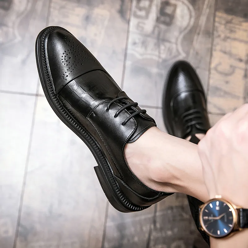 Brogue schoenen mannen pu solide kleur klassiek mode kanten gesneden comfortabel ademende zakelijke casual schoenen hm428