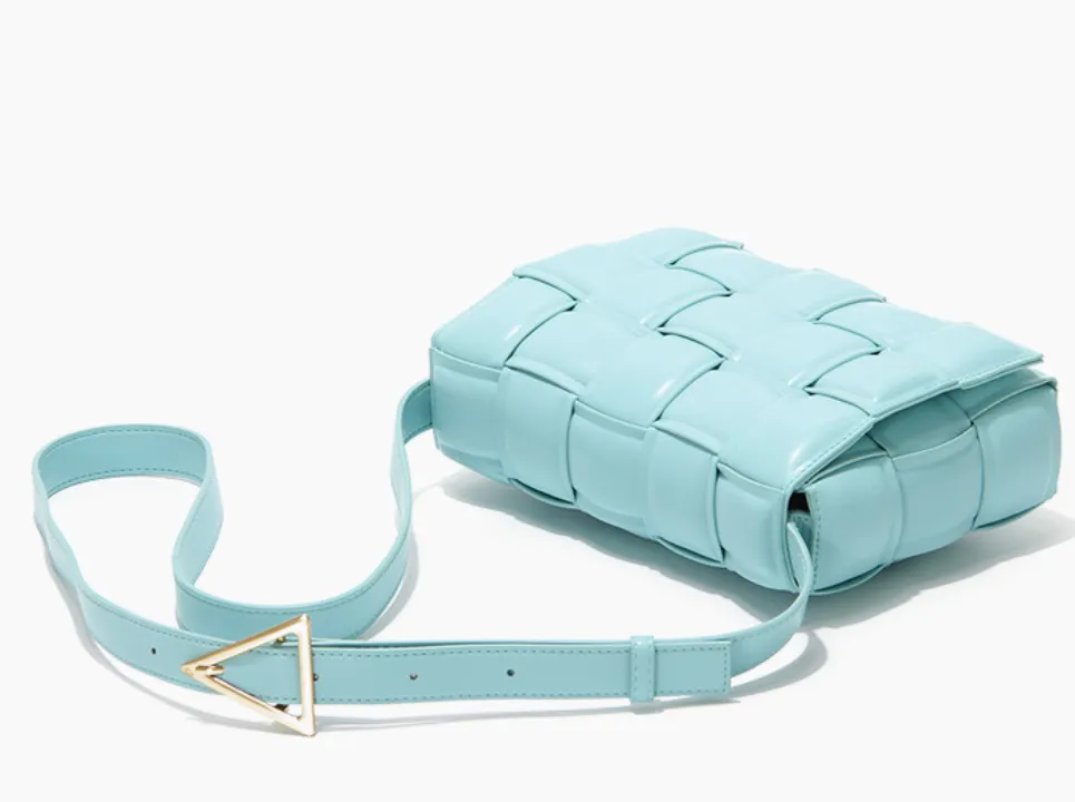 ファッションと高品質の小さな正方形のバッグ新しいニッチデザイン良い斜めクロスバッグPUソフト織りの女性のbagpack215s