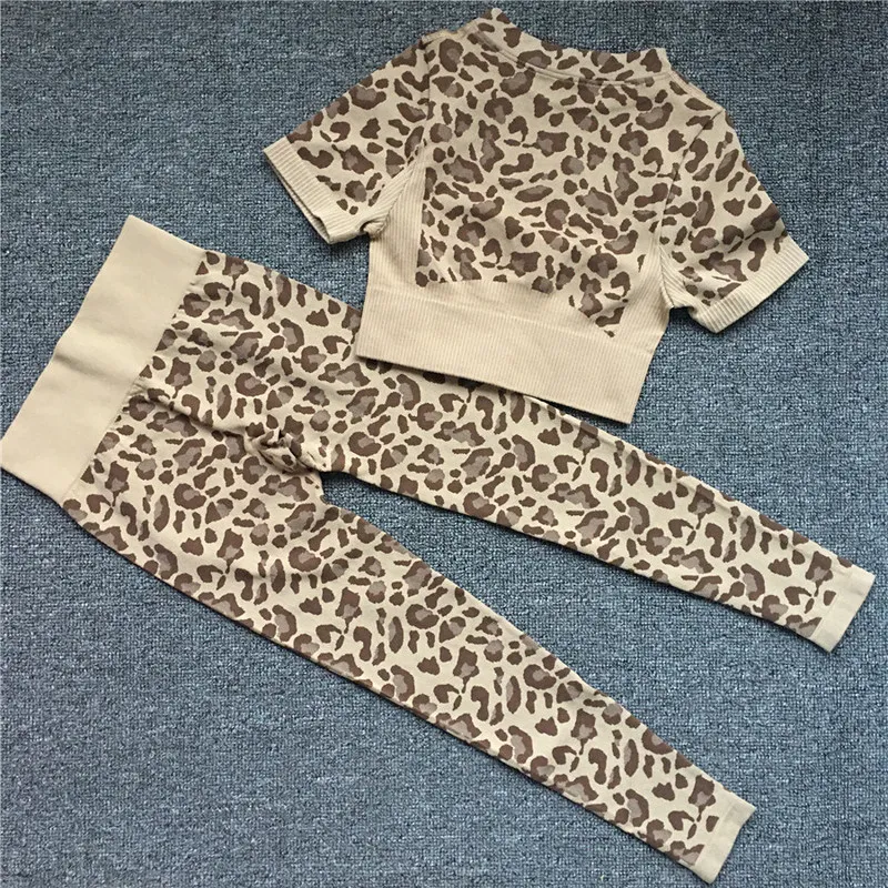 Crop Top a maniche lunghe leopardate senza cuciture Set da yoga donna Palestra Fitness Abbigliamento sportivo Tuta Allenamento abito Tuta attiva 220330