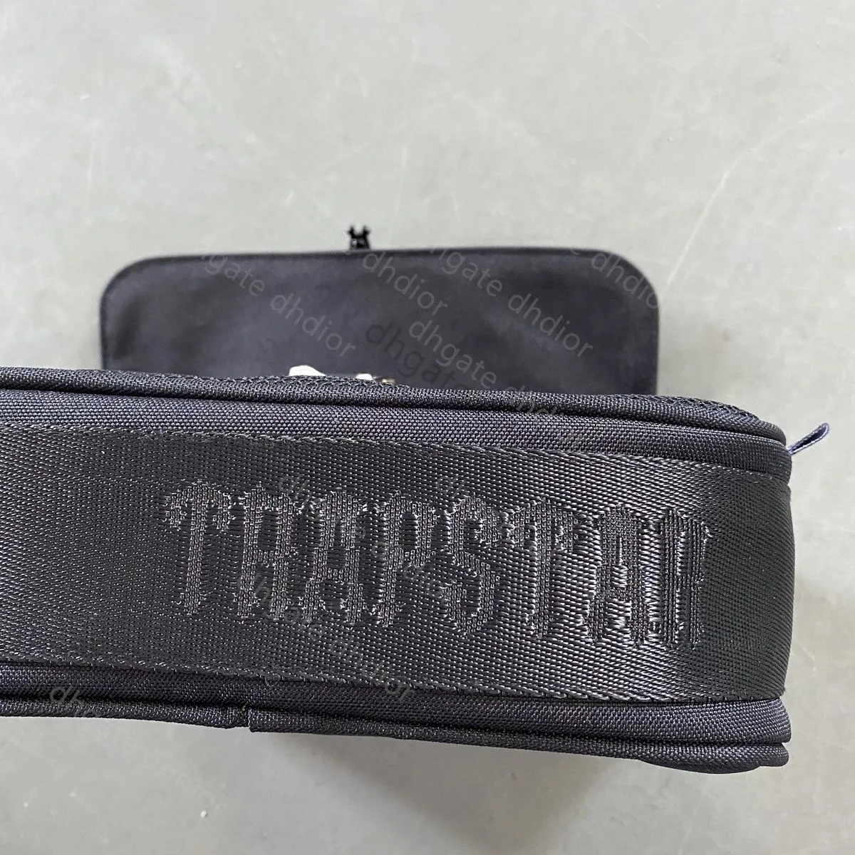 Trapstar-Tasche mit Reißverschluss hinten für Herren, einzelne Umhängetaschen, trendiger Schultergurt mit Brief, Messenger-Taschen mit großem Fassungsvermögen, Straße ST225U