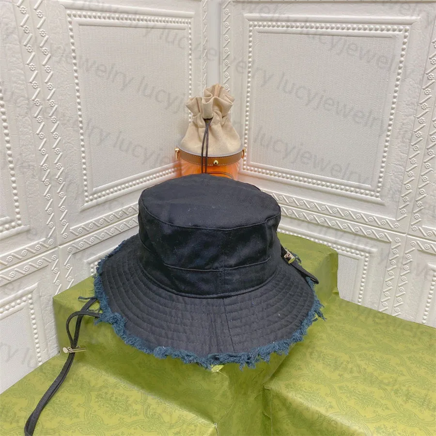Designer Bucket Hat Wide Brim Hats Fashion Man Woman Caps Summer Protection Trave Protection Cap 4 Couleurs Top Quality289i