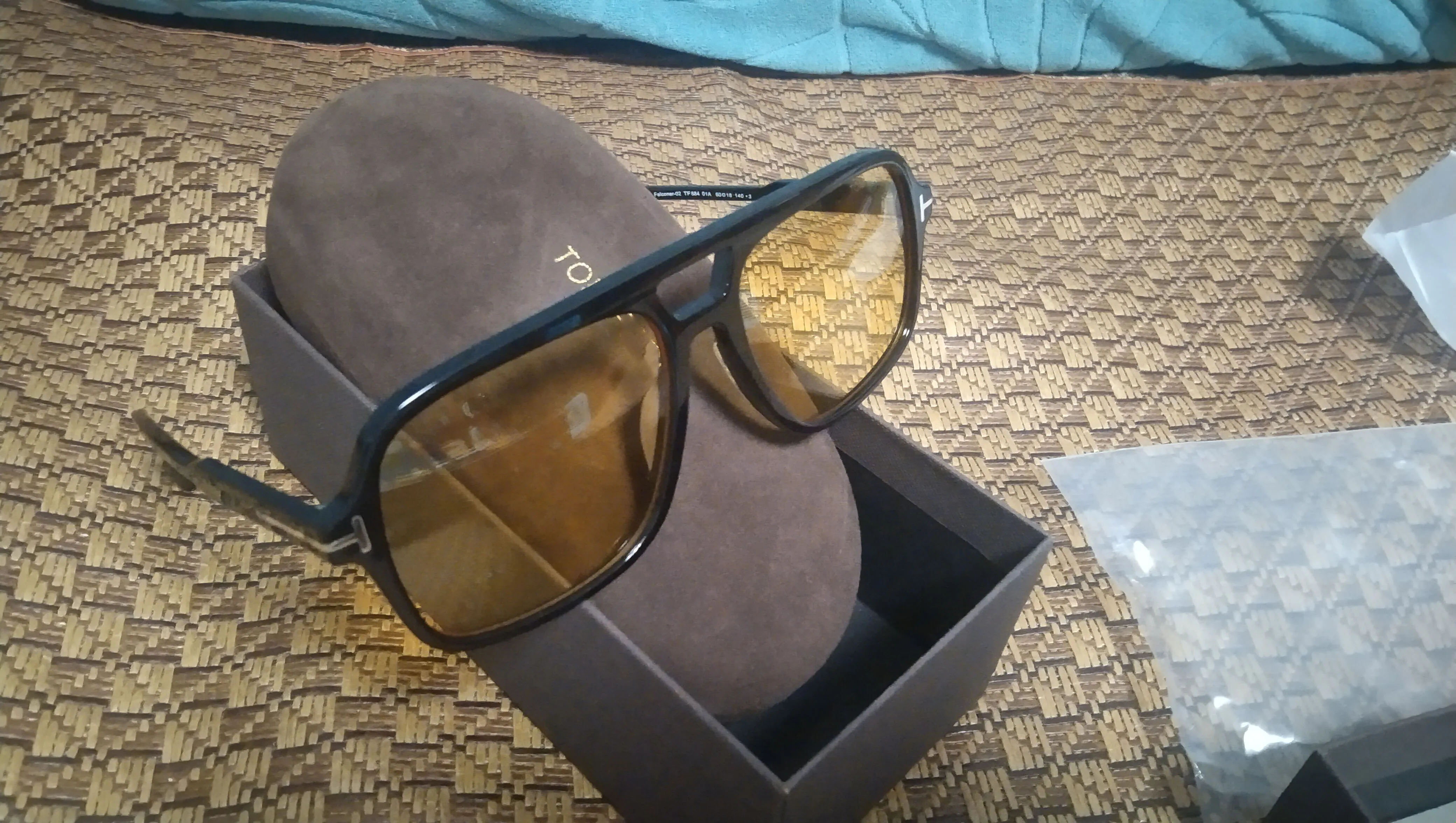 En Kaliteli Erkek ve Kadın Güneş Gözlüğü Moda Boş Zamanı Gezisi Açık UV Koruma Klasik Kutu Bag2935