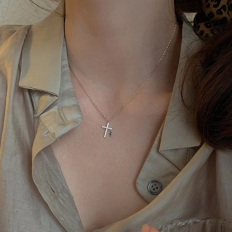 Kreatywność lekki luksusowy cyrkon krzyż naszyjnik dla kobiet złoty kolor srebrny łańcuszek do obojczyka biżuteria