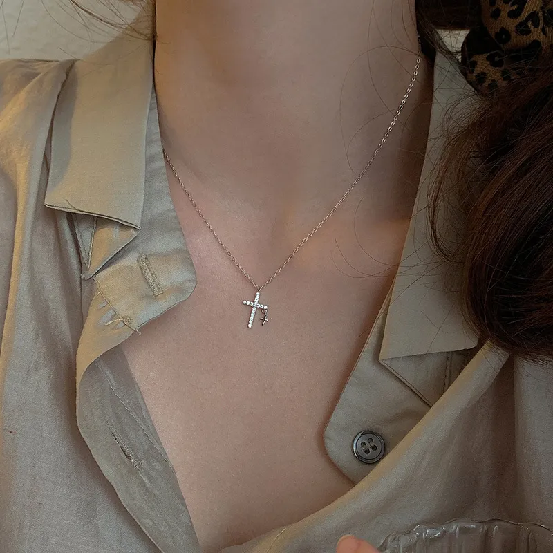 Zircon Cross Pendant Necklace for Women, Gold and Silver Clavicle Chain Fashion Jewelry