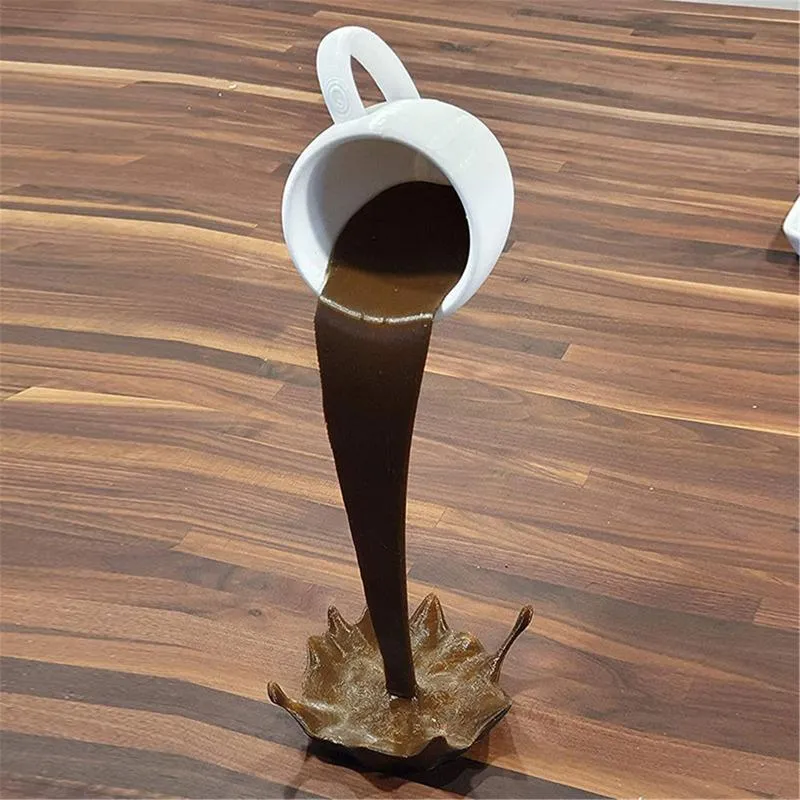 Muggar 25 cm flytande spill kaffekoppskulptur köksdekor magi hälla stänk273r