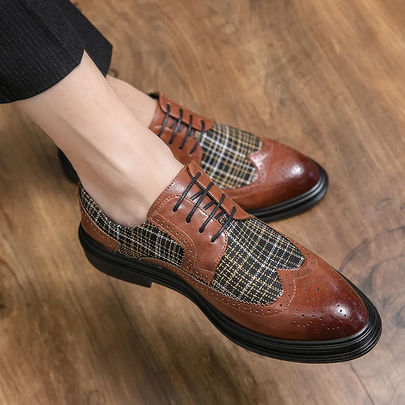 Casual Fashion Men Shoes Pu Point Toe Trend British Gentleman Lace-Up Business Dress Color-Blocked Brogue Carved Leather Shoes CP177