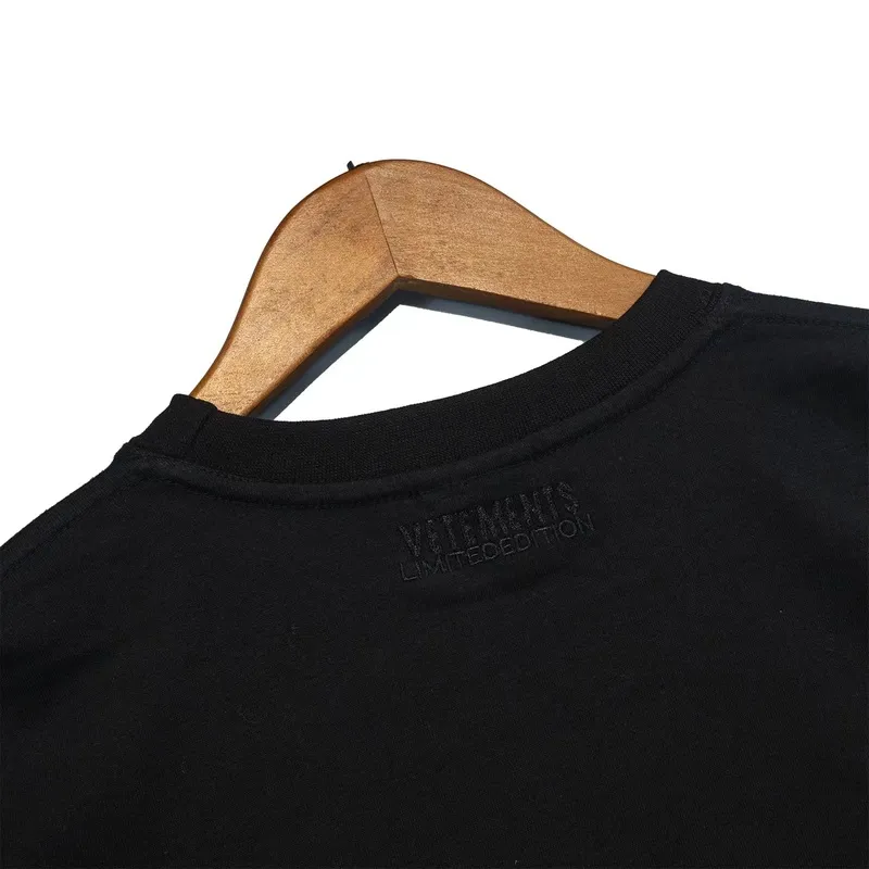 T-shirt Vetements nera con strass Uomo Donna 1 1 T-shirt di alta qualità Colore leggermente oversize 220623