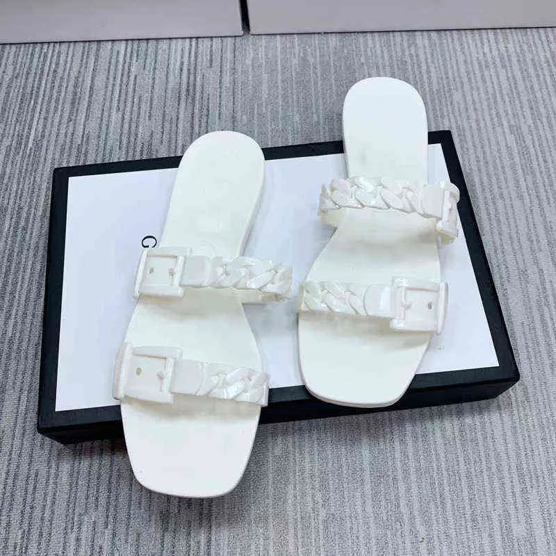 2022 Verão New Straight Chain Chinelos Mostre a perna Comprimento Flat Bottom Moda PVC Jelly Beach Shoes Mulheres Chinelos de mulheres