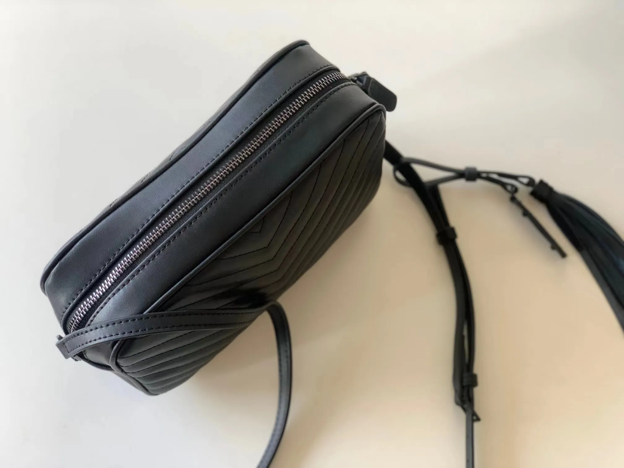 Tasarımcı Luxurys Moda Omuz Çantaları 2022 Kadınlar Gerçek Deri Tasseller Çanta Çantalar Elçi Crossbody Bag